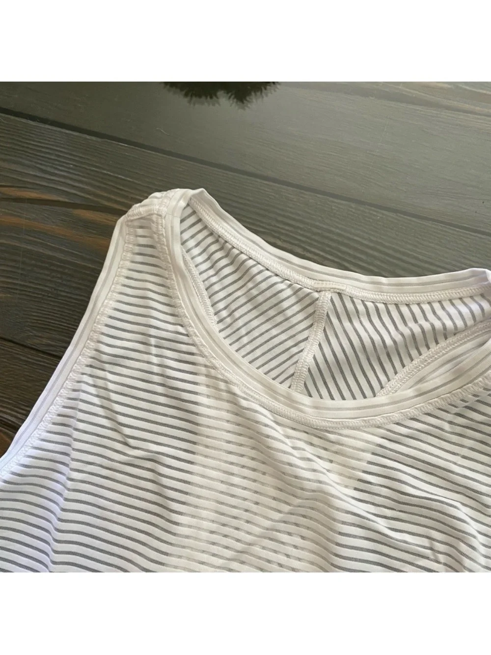 Lululemon White Striped Tie Back Racerback Tank Top Women’s Small